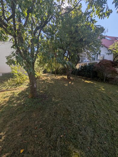 Casa idilliaca con 2 appartamenti completi, 2 bagni e 2 cucine su un terreno da sogno di 1.000 m² – Foto 6