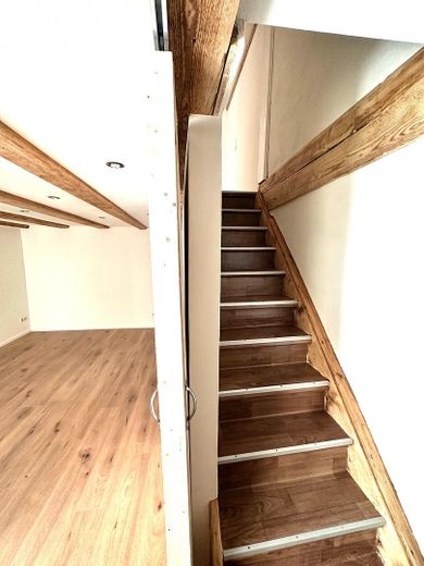 Gerenoveerd maisonnetteappartement met 4 kamers en 110 m² in het centrum van Apolda – Foto 7