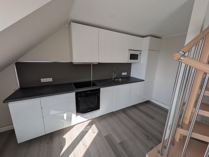 Asansör, mutfak ve balkonlu, Rüdesheim'ın en iyi konumunda 4 odalı KfW70EE penthouse-maisonette – Küche