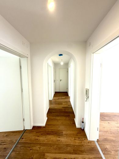Tolle und gemütliche 3,5-Zimmer-Wohnung im beliebten D-Programm-Viertel von Amberg – Flur