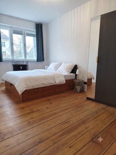 Helle & geräumige Wohnung nahe Schäfersee - Renovierte und Provisionfrei – Schlafzimmer 1