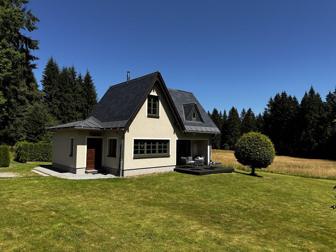 Haus auf 900 m ü NN am Auersberg im Erzgebirge – Das Haus