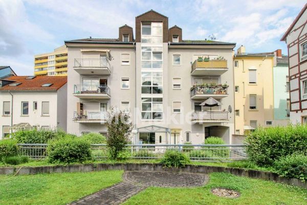 Mitten in der City mit Komfort und kurzen Wegen – charmante ETW mit Balkon & Tiefgarage in Offenbach