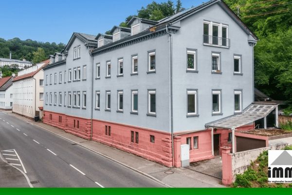 Immeuble collectif avec 9 logements + local commercial | Potentiel locatif jusqu’à 120 000 €/an | Nouveau chauffage, toiture & photovoltaïque | 952 m² |