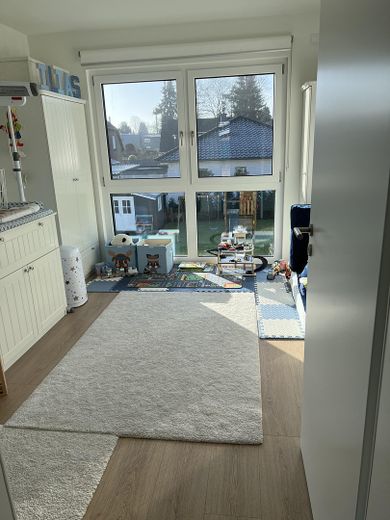 Modernes Einfamilienhaus mit großem Garten – Kinderzimmer 2