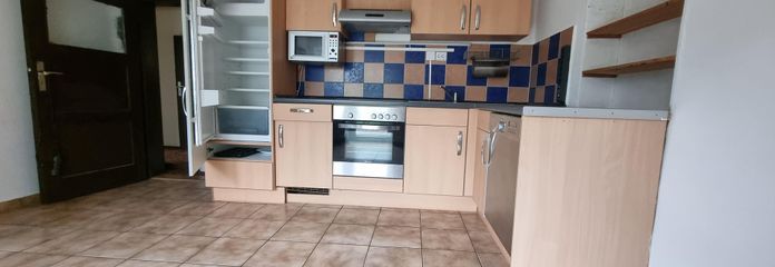 Wohnküche mit Einbauküche