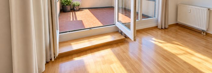 Modernisierte 3-Zimmer Dachgeschosswohnung mit großem Balkon & Tiefgarage in Velten – Zugang zur Dachterasse