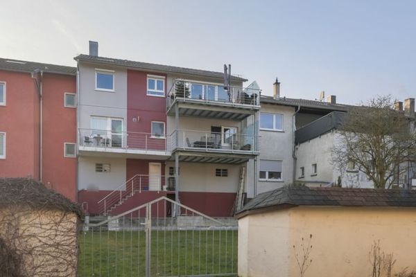 Ristrutturata e versatile nell’utilizzo – casa bifamiliare in una zona consolidata