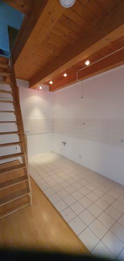 Küchenbereich mit Stiege