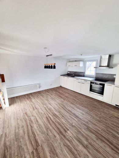Maisonette-Wohnung mit vier Zimmern und EBK in Simmozheim – Küche + Essbereich