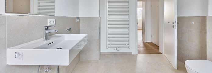 Tageslichtbad mit Handtuchheiz