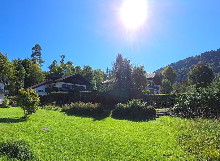Wohnen mit Bergkulisse – massiv gebaut, für immer daheim – 1 Blick nach Osten