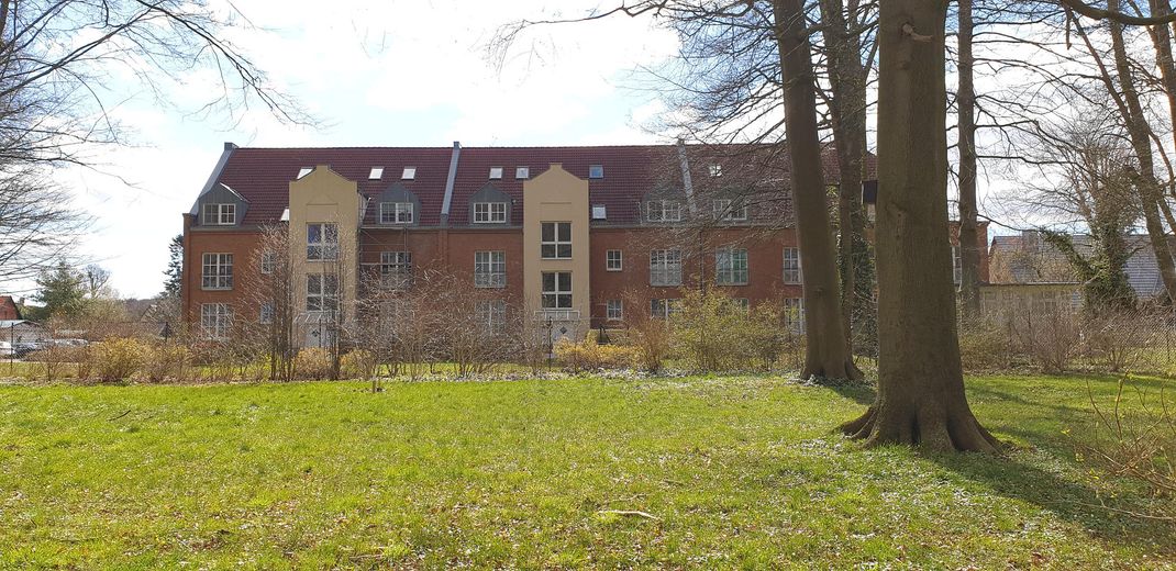 Eingänge 5d (rechts) und 5e