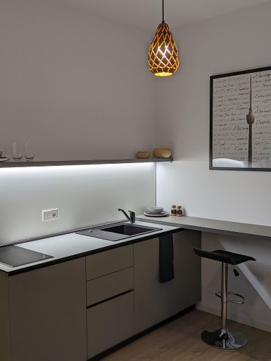 TOP möbliertes Apartment in Top-Citylage – ruhig & sofort verfügbar – Private Küche 