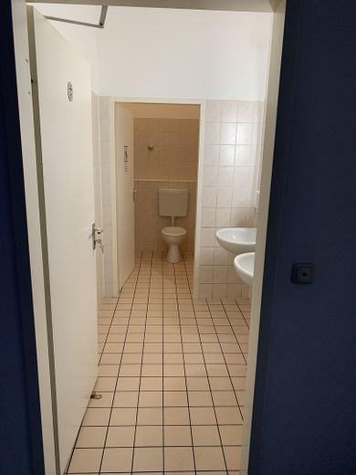 1. Stock WC Damen