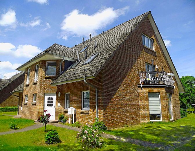 Solides MFH, Schweriner Stadtrand, als Investment o. Eigennutzung, sof. bezugsfähig, 2.505m² Grdst. – Fassade von S