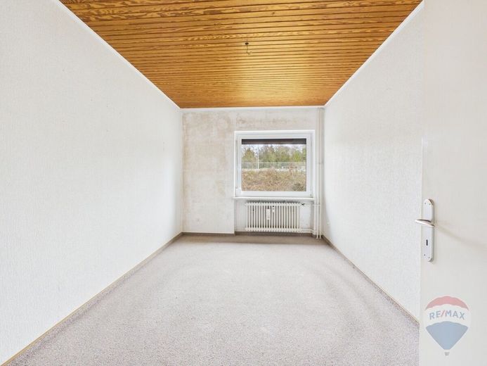 3-Zimmer-Wohnung mit großer Loggia in ruhiger Lage von Flintbek – Schlafzimmer