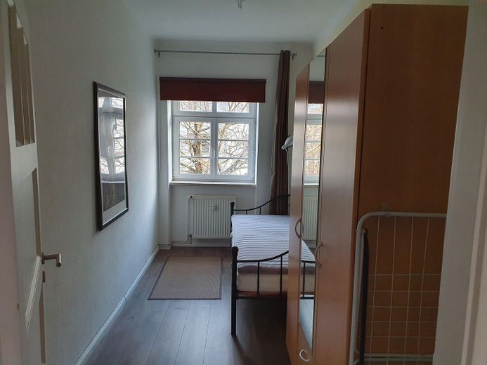 Fully furnished 2-room apartment in a central location in Erfurt – near the University of Applied Sciences and the city center – Schlafzimmer