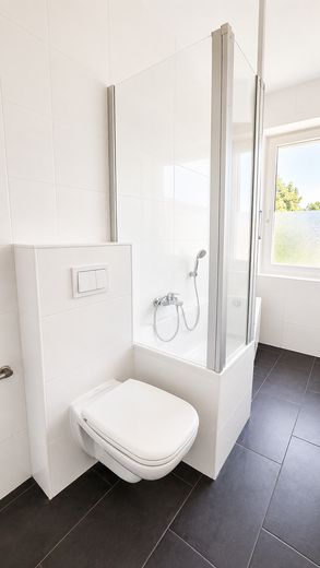 Şık 3 odalı daire, kış bahçeli - Kaiser-Otto-Ring – Bad mit Wanne 