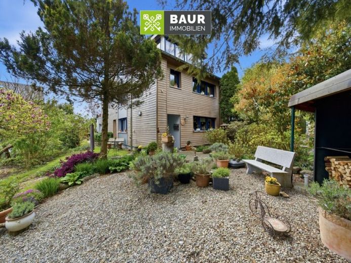 360° I Großes Reihenendhaus mit weitläufigem Südgarten, Carport und Garage in Meckenbeuren-Hegenberg – Foto 1