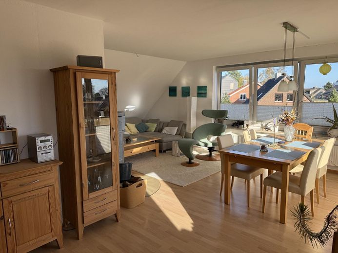 Großzügige Wohnung in Pelzerhaken - 300 m zur Ostsee – Blick in Wohn- Essbereich