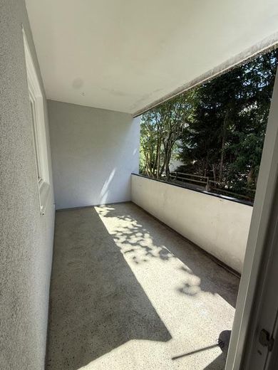 Überdachter Balkon