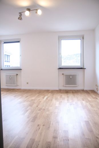 Prov.frei! 1-Zi Altstadt-Wohnung mit Dreisamblick an der Uni! – Zimmer