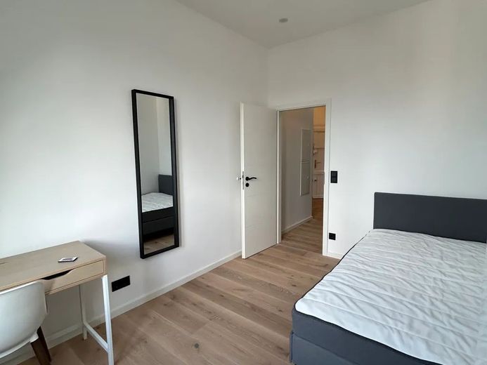 Kamer in gedeeld appartement met 3 bewoners, direct beschikbaar - Kranichsteinerstraße 21, Frankfurt – Zimmer 3