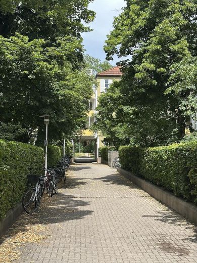 Ihr privates Gartenparadies; Einziehen, aufatmen und das Leben in vollen Zügen genießen! – Ansicht_Wohnanlage_Ost_Ri_Nord