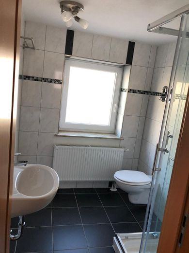 Odnowione mieszkanie 2-pokojowe o powierzchni 39 m² w Augsburgu – bezpośrednio od właściciela, bez pośrednika, 2 pokoje z kuchnią i łazienką – Zdjęcie 2