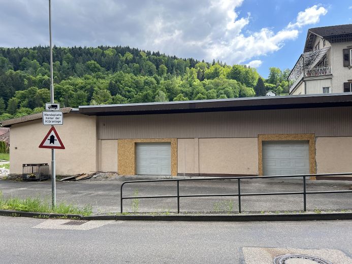 VON 3 SEITEN ZUGÄNGLICH