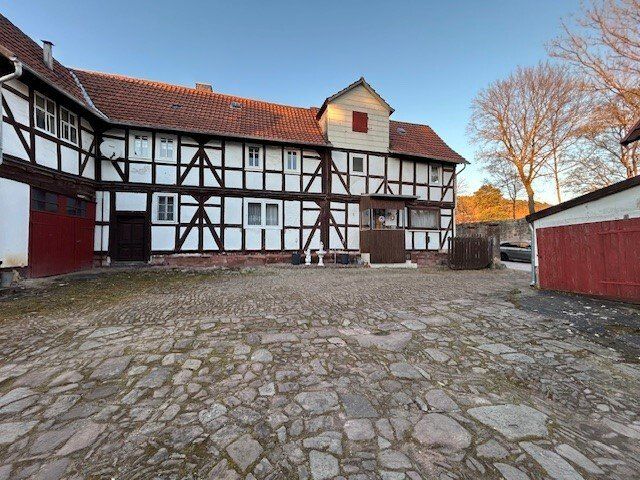 Philippsthal, Wohnhaus mit Nebengebäuden – affcaa763b92b0cdf16efedab91a099c.jpg