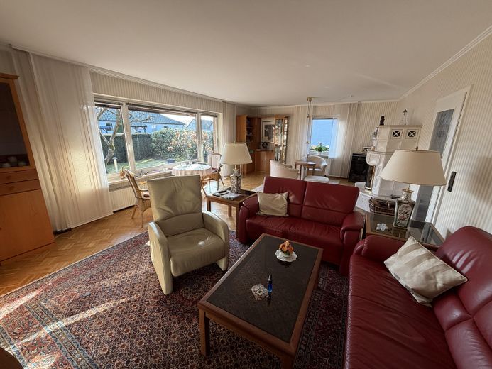 Provisionsfrei: Freistehendes Einfamilienhaus mit 154 m² Wohnfläche und Wintergarten in Reinbek – Wohnzimmer 2