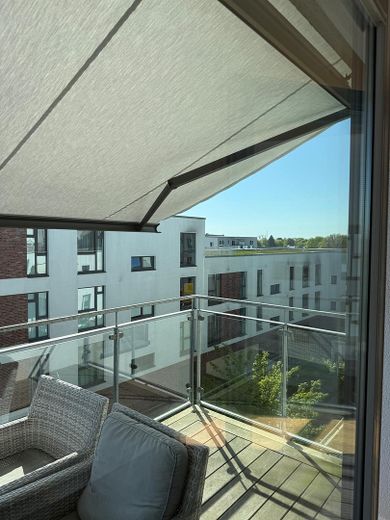 شقة 4 غرف خالية من العوائق في الطابق الأخير مع شرفة ومرآب تحت الأرض مع Wallbox – Ausblick Balkon