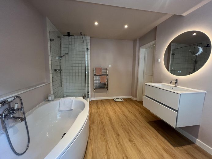 Liebevol moderniseerde rijwoning in Bremer stijl in Bremen, Hastedt – Bad OG 