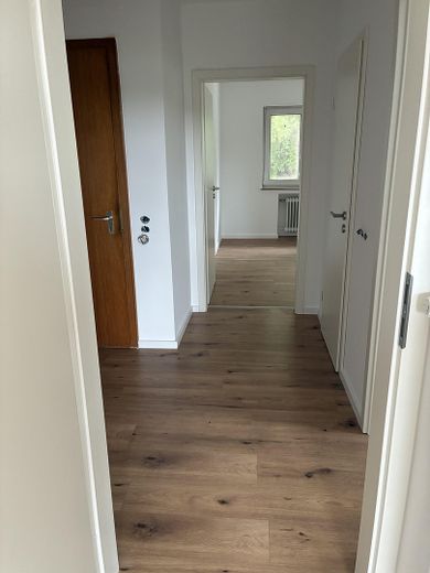 Schöne, renovierte 2 Zimmer- Wohnung mit Balkon – Foto 8
