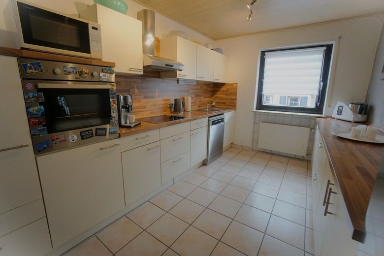 Charmantes Einfamilienhaus mit großzügigem Raumkonzept – Küche_EG