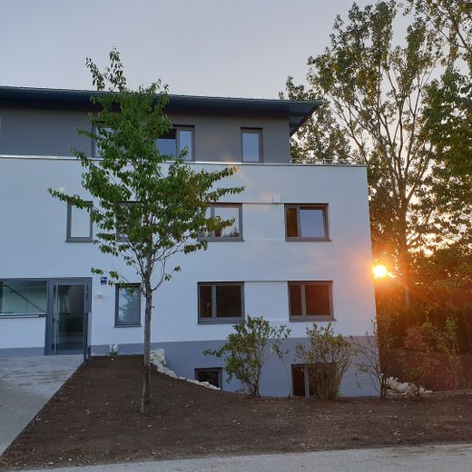 4-Zimmer- Penthouse-Wohnung mit riesiger Dachterrasse – Eingang Ostseite