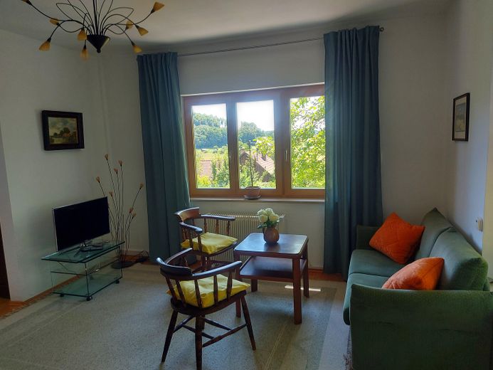 Beautiful single-family house with a very large garden – Wohnzimmer