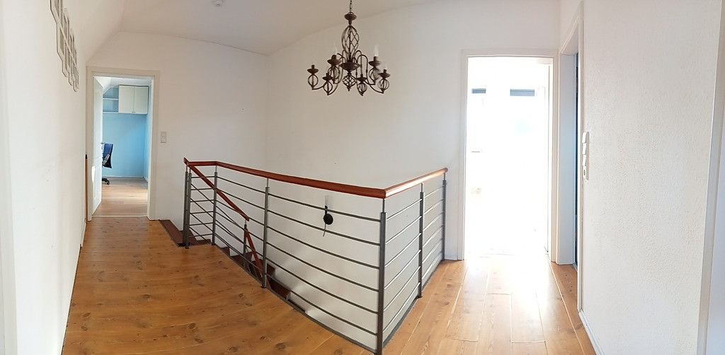 Przestronny i przyjazny rodzinie dom – Foto 11