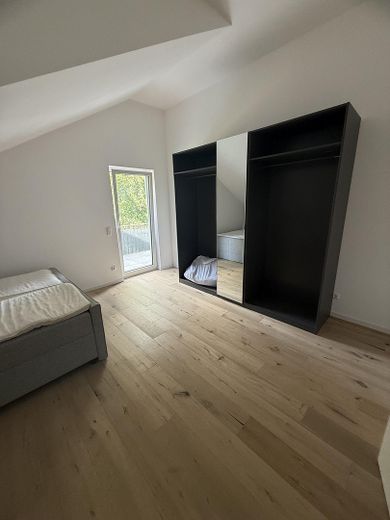 Attico, cucina componibile nuova, posizione AAA vicino all’acqua – Foto 10