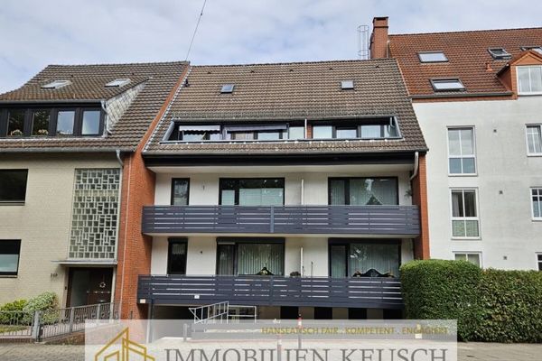 Große & helle 3 Zimmer-Wohnung mit Balkon & Stellplatz -- Nähe der Weser, fußläufig