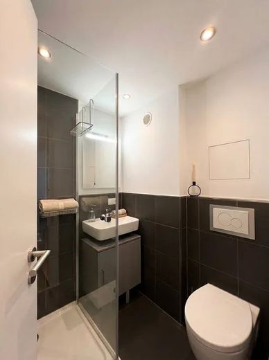 Großzügiges Zimmer in gepflegter WG / Ferchenseestraße 20, München / WE29 / 4.OG / Zi2 – Badezimmer