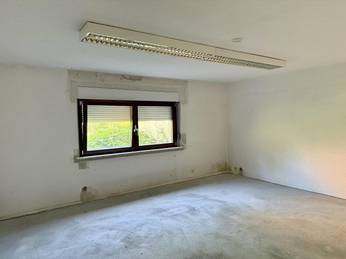 Wszechstronny budynek mieszkalno-usługowy w Dessau-Ziebigk – pompa ciepła, kominek i ogród zimowy – Erdgeschoss