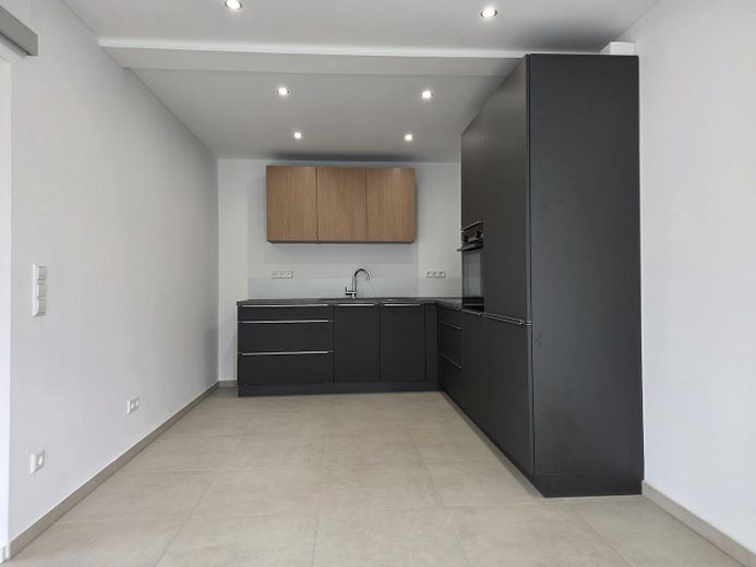 ++TOP komplett neu renovierte 2 ZKB++neue Einbauküche++Balkon++Parkett – Foto 7