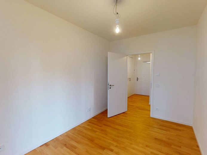 Friedenauer Höhen'de balkonlu ve ankastre mutfaklı modern 3 odalı yeni daire - YON BERLIN – Ansicht II: Schlafzimmer I