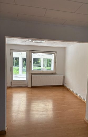 Freistehendes Einfamilienhaus mit Doppelgarage und schönem Garten – Foto 14