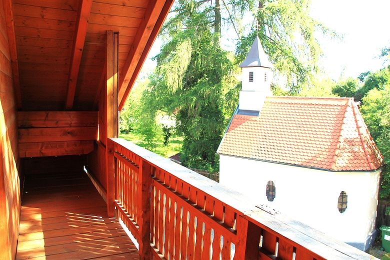 Balkon mit Katzengaube