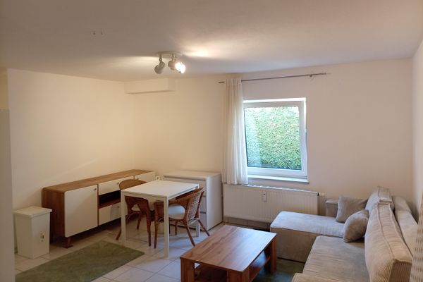 Appartement fraîchement rénové et meublé, avec place de parking en sous-sol incluse