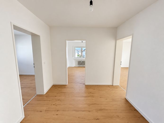 Exklusive, sanierte 4-Zimmer-Wohnung - Provisionsfrei! – Flur